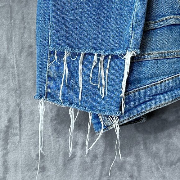 Old Navy High-Rise Curvy O.G. Straight Jeans Size 4 Medium Wash - Picture 8 of 11